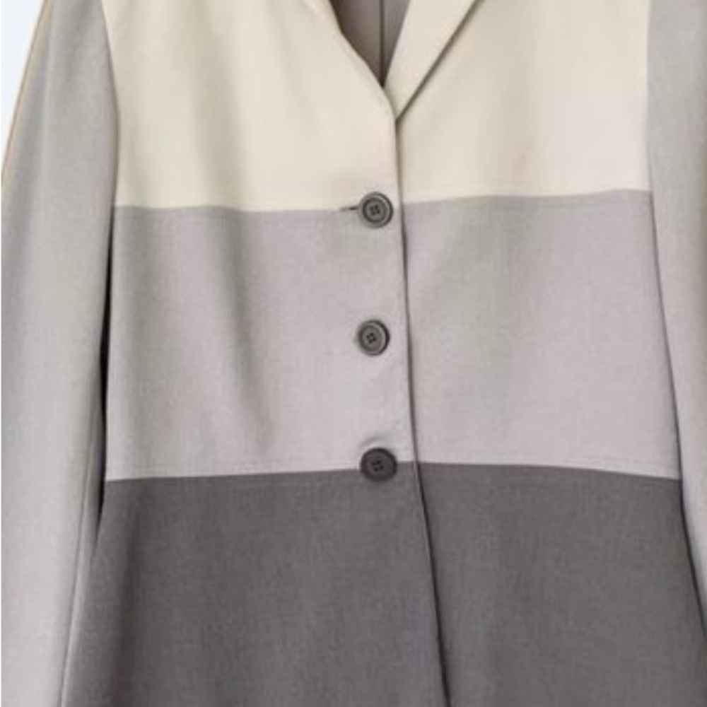 Koret Two-Tone Blazer in Cream and Gray